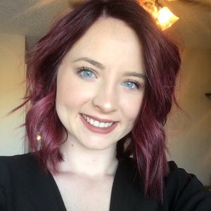 Meet your Posher, Micayla